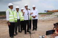 Jokowi dan Menteri PUPR Tinjau Bendungan Sei Gong di Batam