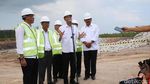 Jokowi dan Menteri PUPR Tinjau Bendungan Batam