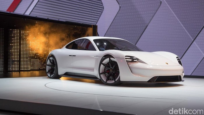Mobil Listrik Sport Pertama Porsche Setara dengan 590 dk