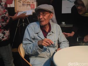 Sapardi Djoko Damono Bocorkan Buku Baru Mantra Orang Jawa