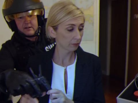 Kocak, Video Parodi Profesor yang Diganggu Anak Saat Diwawancara BBC