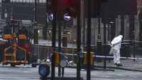 Lima orang tewas termasuk pelaku dan setidaknya 40 orang luka-luka akibat serangan ini. REUTERS/Neil Hall.