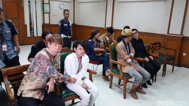 Ridho Rhoma Ditangkap Polisi, Manajer JKT 48 Bunuh Diri