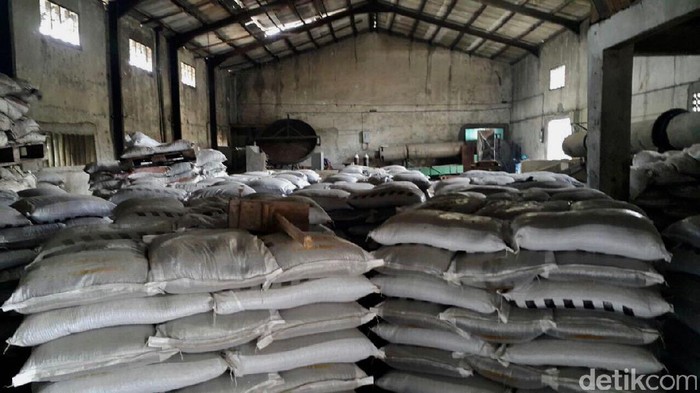 Bareskrim bongkar gudang dan pabrik pupuk palsu di cianjur jawa barat