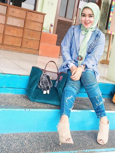 Foto: Hijab Ala Marlina, Dokter Cantik Bekasi yang Populer di Instagram