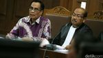 Miryam Haryani Menangis di Sidang Korupsi e-KTP