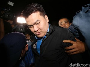 Mereka yang Melihat dan Mengaku Tak Kenal Andi Narogong