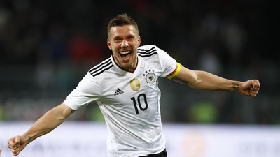 Podolski Menutup Karir Dengan Gol