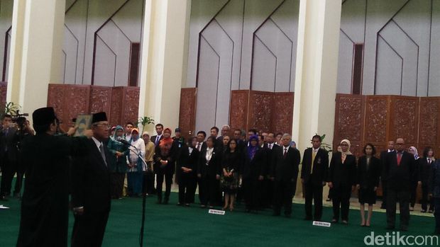 Pelantikan Achmad Djuned menjadi Sekjen DPR