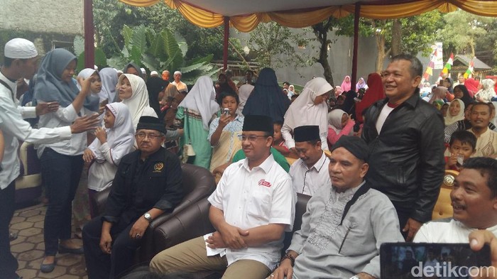 Bertemu Warga Cilangkap, Anies Berikan 3 Pesan