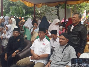 Bertemu Warga Cilangkap, Anies Berikan 3 Pesan