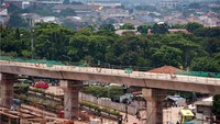 Sedangkan untuk rute layang, terdapat 7 Stasiun Layang, yaitu Lebak Bulus, Fatmawati, Cipete Raya, Haji Nawi, Blok A, Blok M dan Sisingamangaraja. Seluruh stasiun penumpang dan lintasan dibangun dengan struktur layang di atas permukaan tanah, sementara Depo kereta api dibangun di permukaan tanah (on-ground) yakni di Lebak Bulus. (Foto: dok MRT)