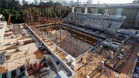 Untuk memenuhi persyaratan yang dikeluarkan oleh induk cabang olahraga renang internasional (FINA), Stadion Renang GBK akan bertransformasi menjadi bangunan semi Indoor.