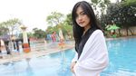 Berenang Bareng Vizza Dara