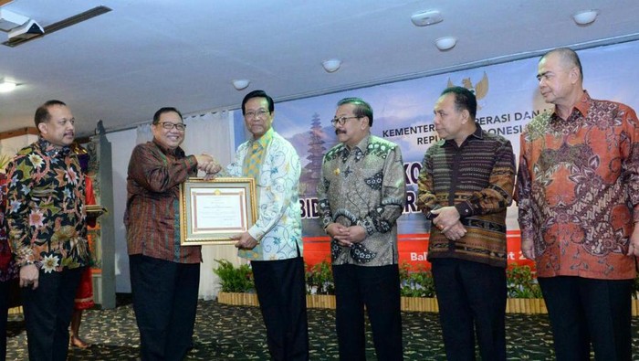 Dukung Koperasi dan UKM, 4 Gubernur Dapat Penghargaan