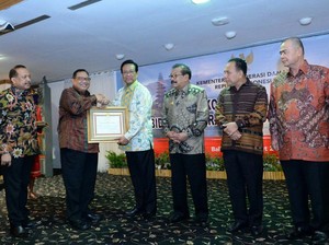 Dukung Koperasi dan UKM, 4 Gubernur Dapat Penghargaan