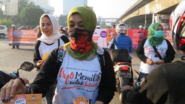 KPU Jakarta Barat membuat pos untuk pengecekan DPS.