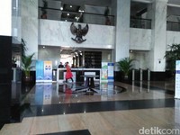 Pejabat Negara Ramai-ramai Lelang Harta Pribadi, dari Hermes Hingga Gucci