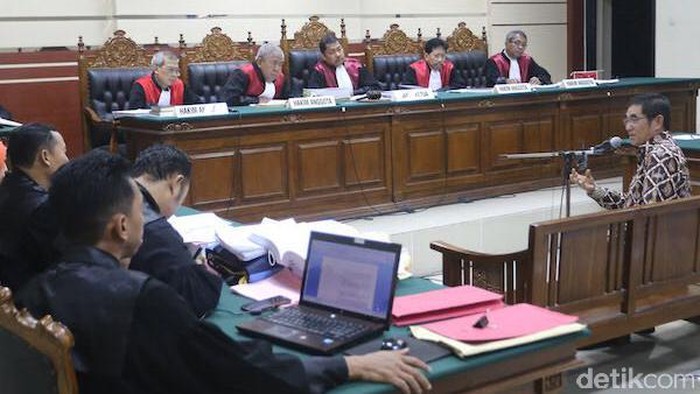 Sidang Kasus PWU, Dahlan Hadirkan Saksi Hamdan Zoelva