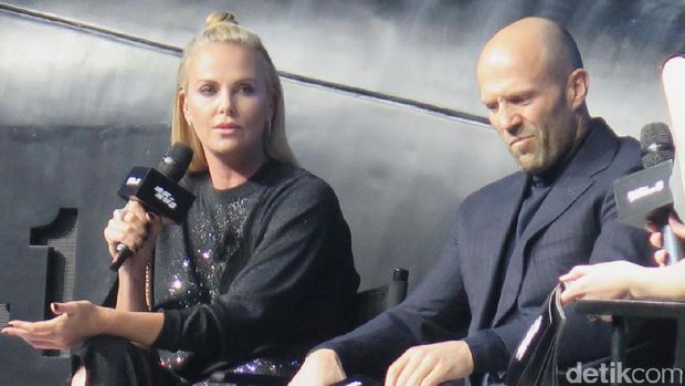 Charlize Theron Nikmati Peran Sebagai Psikopat Keji di 'Fast & Furious 8'