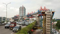Pengerjaan jalur MRT elevated atau melayang sepanjang 10 km dari wilayah Lebak Bulus hingga Sisingamangaraja saat kini telah mencapai progres 50,71%. (Foto: dok MRT)