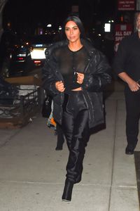 Boots Rp 56 Juta yang Mirip Celana Ini Ramai Diperbincangkan Netizen