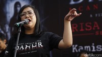 Mereka membawakan lagu Ivanna yang musiknya mencekam. Foto: Asep/detikHOT