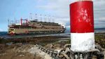 Deretan Kapal Genset Raksasa yang Terangi RI