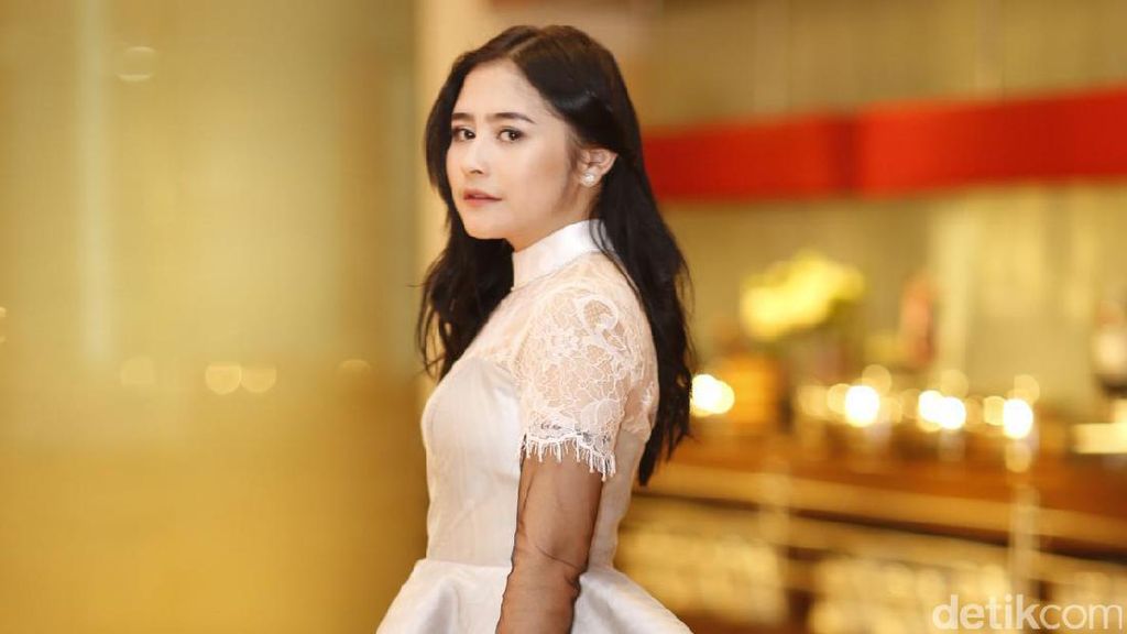 cerita sedih tentang ayah Cerita Prilly Latuconsina tentang Sang Ayah yang Sangat 