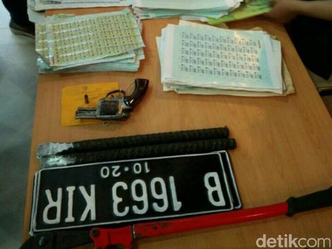 Polisi Tangkap 2 Pelaku Pencurian di Kebon Jeruk