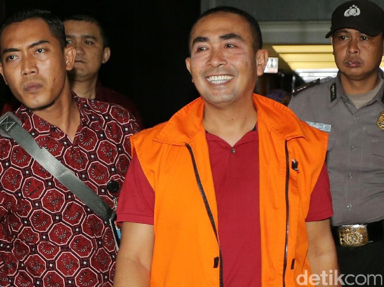 Izinkan Samsu Umar Dilantik Jadi Bupati Buton, Hakim: Jangan Selfie Izinkan Samsu Umar Dilantik Jadi Bupati Buton, Hakim: Jangan Selfie