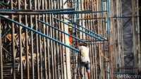 Renovasi Stadion Renang (Aquatic Center) senilai Rp 275 miliar itu digarap oleh PT Waskita Karya (Persero).