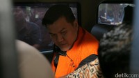 Andi dibawa menggunakan mobil tahanan ke rutan C1 di gedung KPK. Ia ditahan setelah menjalani pemeriksaan sejak pukul 22.00 WIB, Kamis (23/3) kemarin.