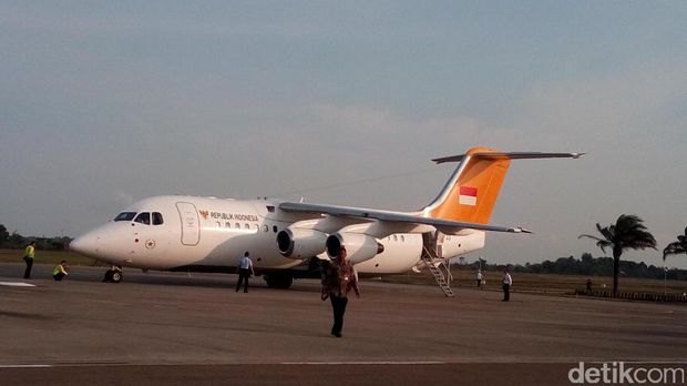 Pesawat Kepresidenan BBJ Diservis, Jokowi Kunker Pakai RJ-85