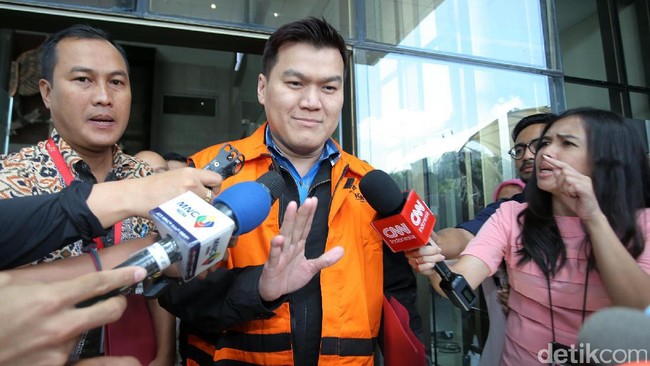 Jejak Andi Narogong Bagikan Uang Korupsi e-KTP hingga Ditahan KPK