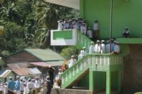 Pakai Peci dan Sarung, Jokowi <i>Groundbreaking</i> Ponpes di Mandailing Natal