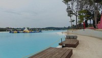 Mungkin, kolam renang ini bisa jadi referensi wisata untuk traveler saat pandemi mereda. Kini kawasan Treasure Bay Bintan belum dibuka kembali. (rizkarie/dTraveler)