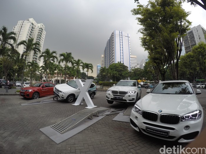 Yuk, Jajal Aneka Mobil BMW Seri X di Senayan