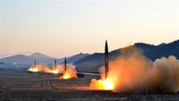 Korea Utara memicu ketegangan di kawasan dengan perkembangan teknologi persenjataannya yang pesat di bawah kepemimpinan Kim Jong-un. 