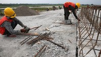 Rencananya, jalan tol yang menjadi bagian Trans Sumatera tersebut akan selesai akhir tahun 2017.