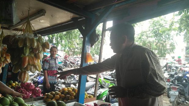 Djarot membagi tips makan sehat.