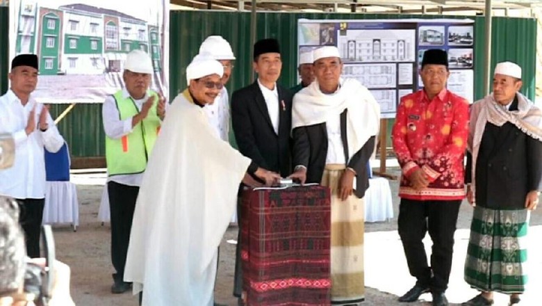 Safari Jokowi ke Para Kiai dan Santri Safari Jokowi ke Para Kiai dan Santri