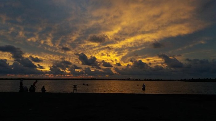 Pantai di Makassar