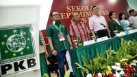 Ketua Umum Partai Kebangkitan Bangsa (PKB) Muhaimin Iskandar didampingi Kemenko Maritim Luhut B Panjaitan, Menakertrans Hanif Dhakiri, dan Menteri Pemuda dan Olahraga Imam Nahrawi saat hadiri acara peresmian Sekolah Kepemimpinan Gus Dur.