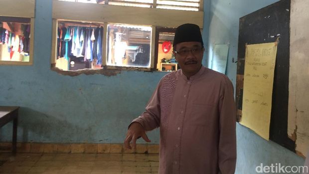 Djarot kunjungi sekolah di Ponpes Alwathoniyah / 