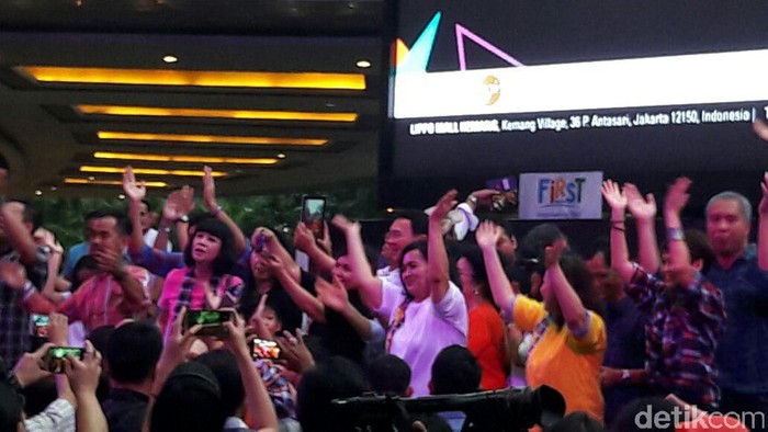 Saat Ahok Asyik Berjoget Diiringi Lagu The Beatles