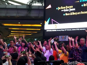 Saat Ahok Asyik Berjoget Diiringi Lagu The Beatles