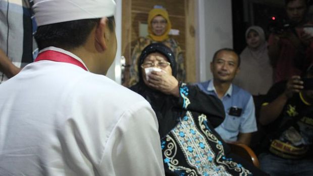 Kunjungi Amih yang Digugat Anak, Bupati Dedi: Saya Bantu Bereskan