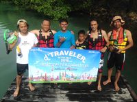 Befoto bersama di atas dermaga (Bonauli/detikTravel)