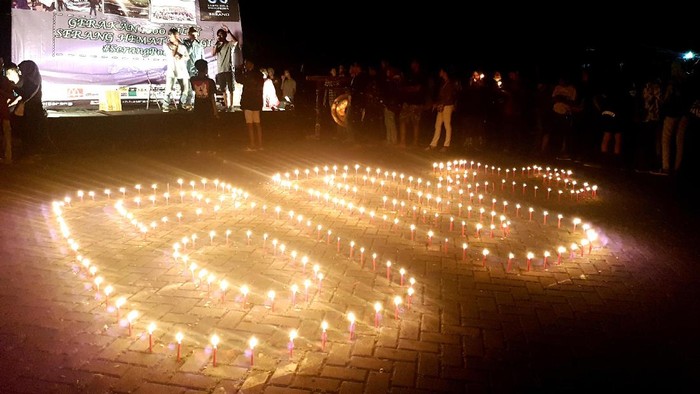 Warga Serang Nyalakan 1.000 Lilin di Earth Hour 2017